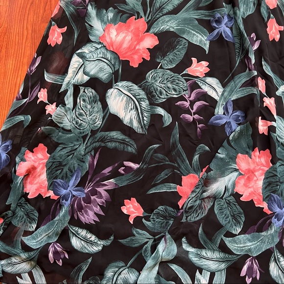 LuLu’s Tropical Open Back Maxi Dress - size SMALL - Picture 8 of 13